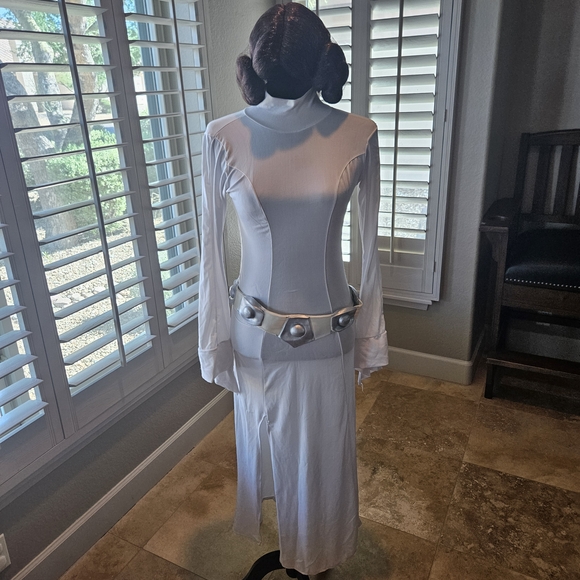 Princess Leia Halloween Costume Women's - Picture 1 of 5